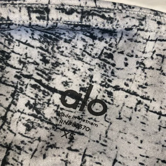 ALO yoga leggings - Picture 2 of 5